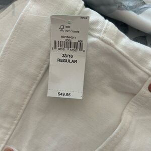 White Jean shorts. NEW with tags. Gap. Plus size